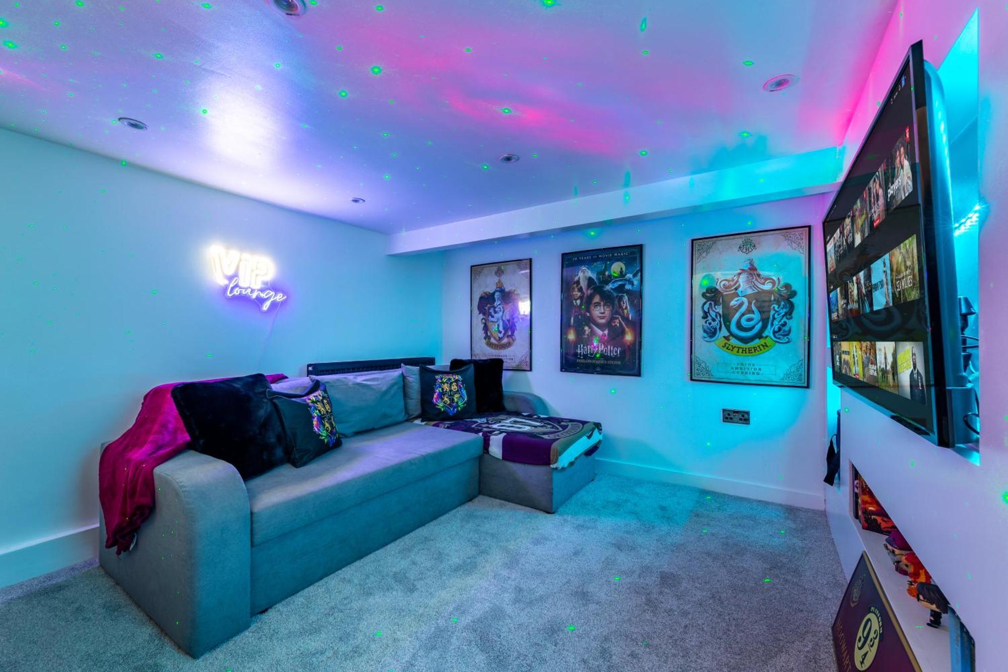 The Hogwarts Retreat - Cinema Room - Special May Offer - 25Th - 31St Watford  Ngoại thất bức ảnh