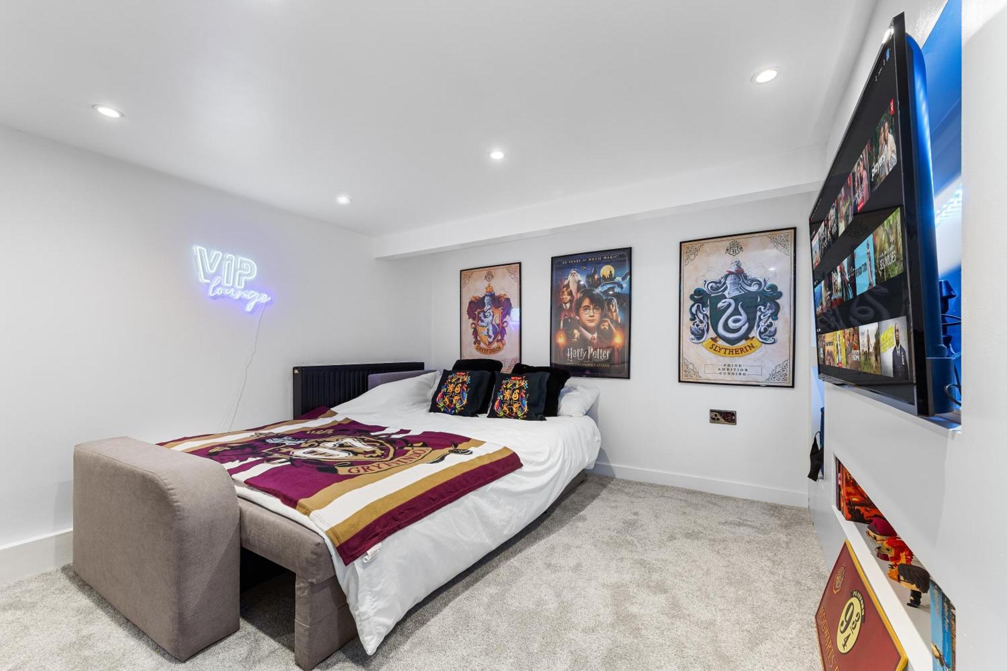 The Hogwarts Retreat - Cinema Room - Special May Offer - 25Th - 31St Watford  Ngoại thất bức ảnh
