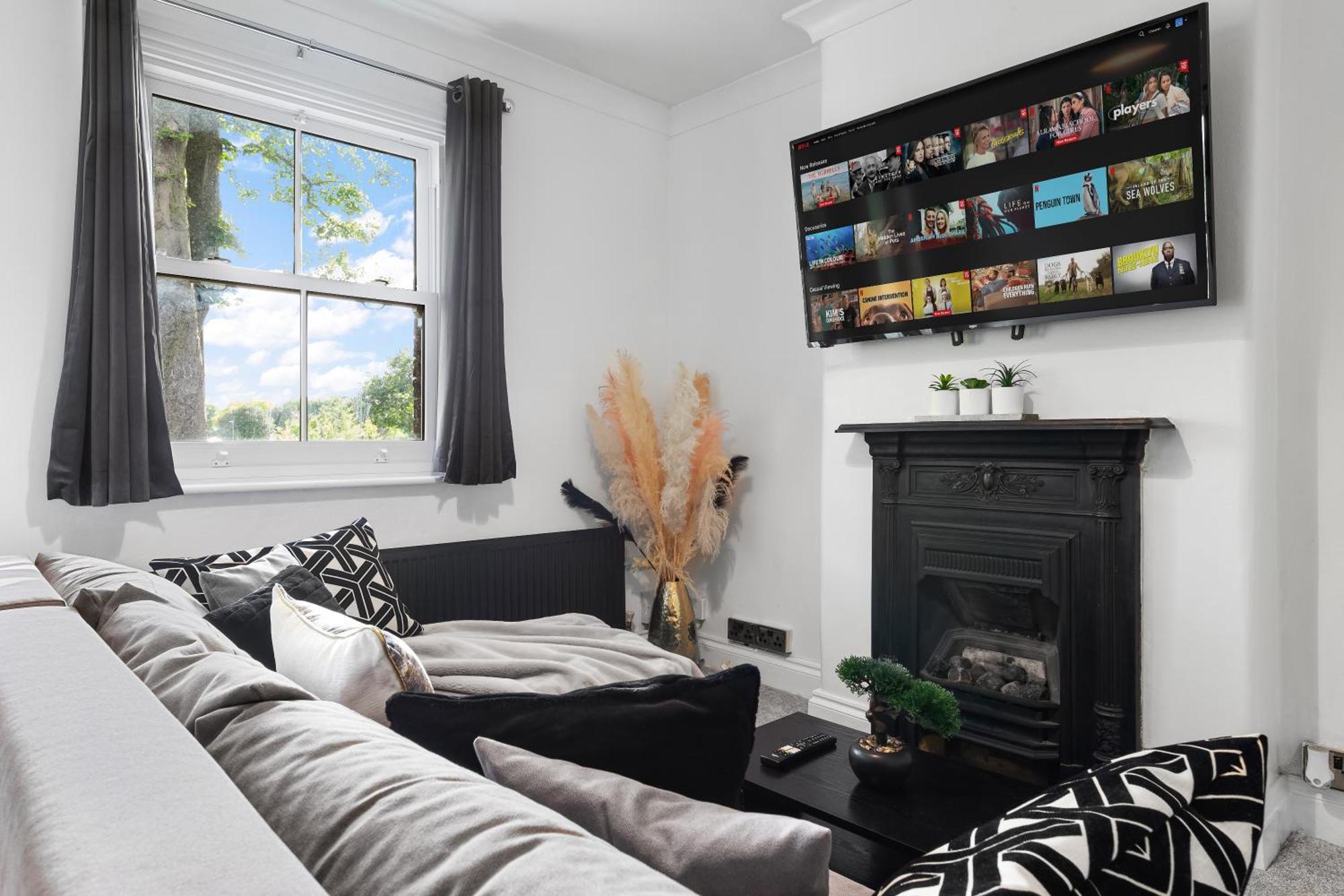 The Hogwarts Retreat - Cinema Room - Special May Offer - 25Th - 31St Watford  Ngoại thất bức ảnh