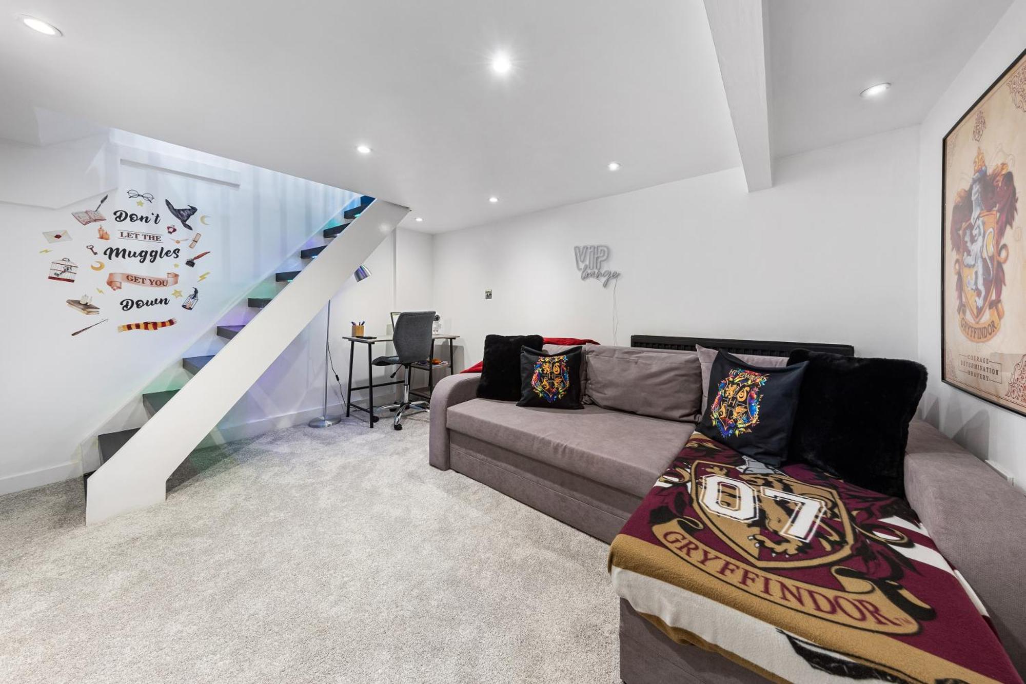 The Hogwarts Retreat - Cinema Room - Special May Offer - 25Th - 31St Watford  Ngoại thất bức ảnh
