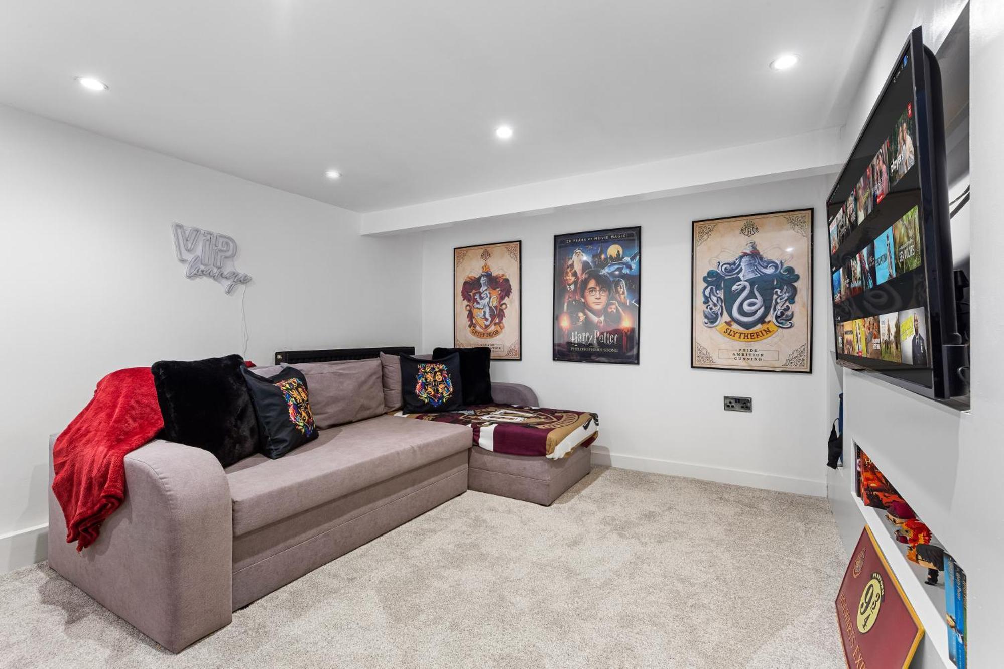 The Hogwarts Retreat - Cinema Room - Special May Offer - 25Th - 31St Watford  Ngoại thất bức ảnh