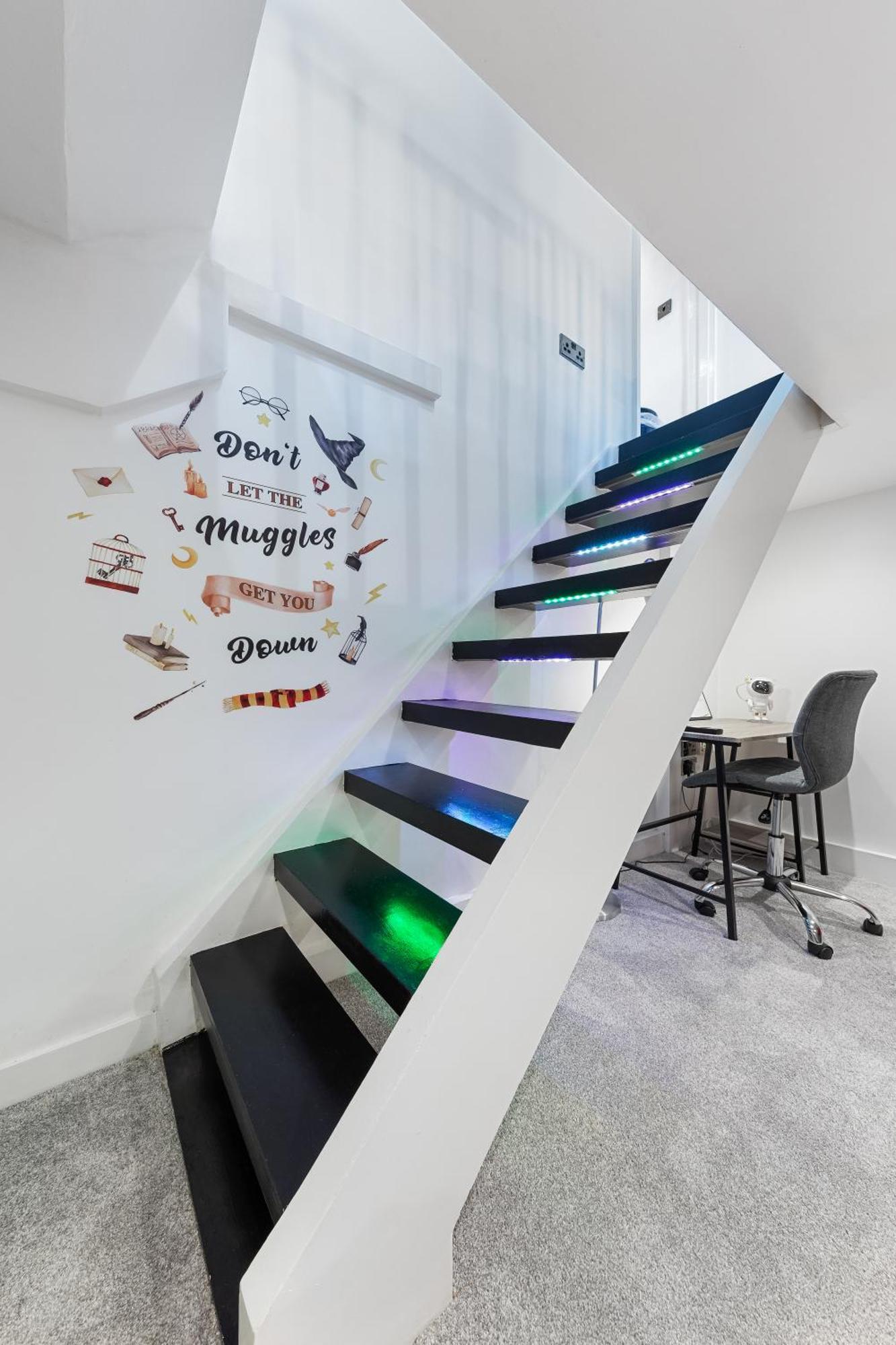 The Hogwarts Retreat - Cinema Room - Special May Offer - 25Th - 31St Watford  Ngoại thất bức ảnh