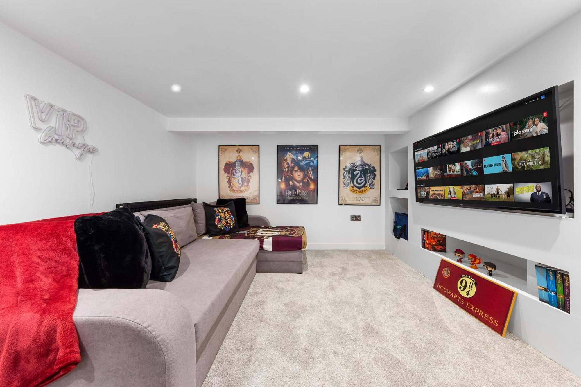 The Hogwarts Retreat - Cinema Room - Special May Offer - 25Th - 31St Watford  Ngoại thất bức ảnh